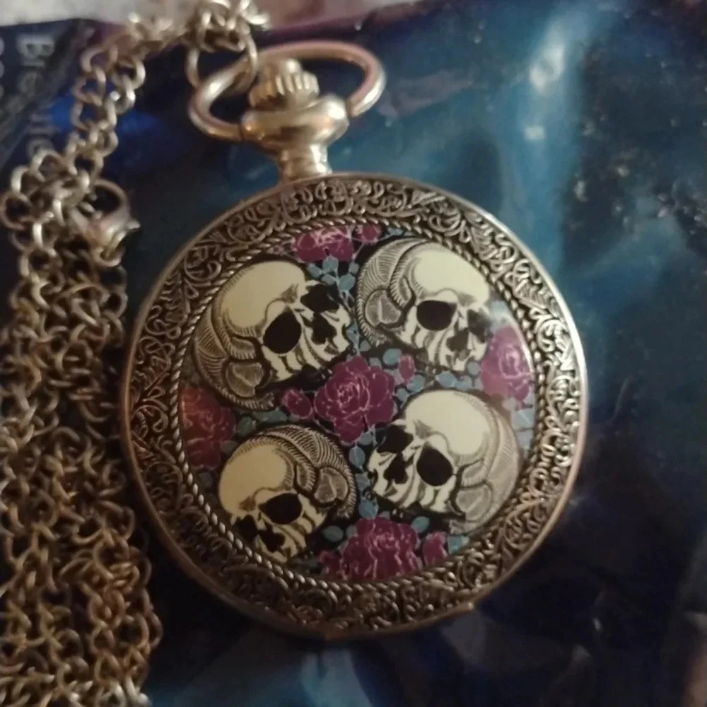 New Skull pocket watch (quartz) Men's